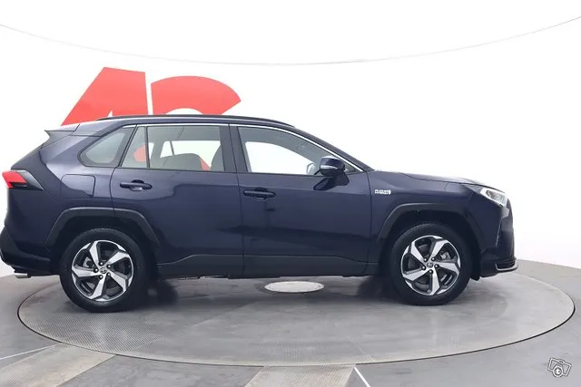 Toyota RAV4 Hybrid 2,5 AWD-i Active - TAKUU / PLUS-PAKETTI / KOUKKU / MERKKIHUOLLETTU / SUOMIAUTO / NAVI / SÄHKÖLUUKKU YMS Image 7