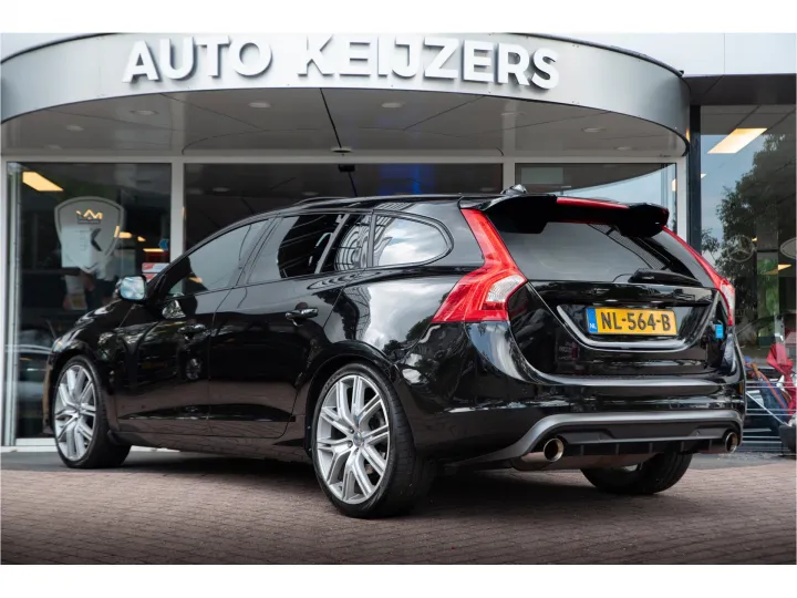 Volvo V60 2.0 T6 AWD Polestar R Design  Image 4